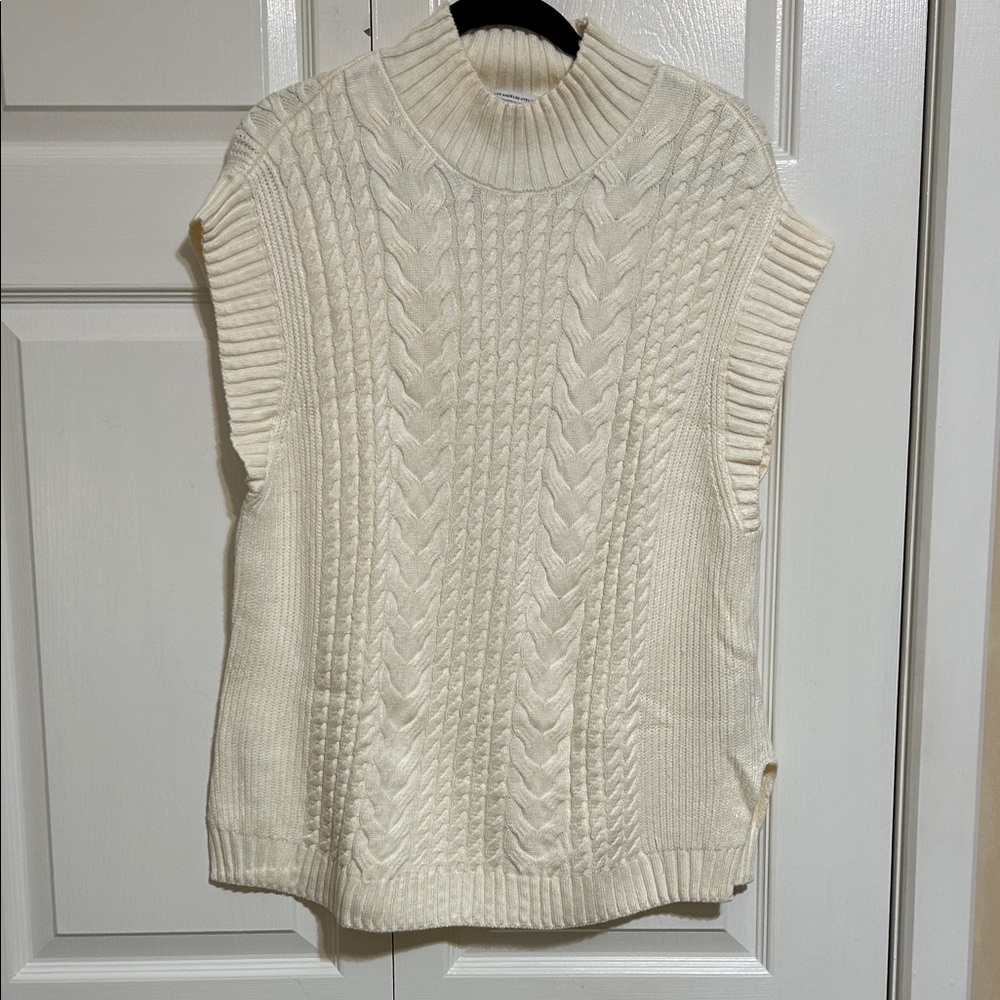 & Other Stories Cream Cable Knit Sleeveless Sweater